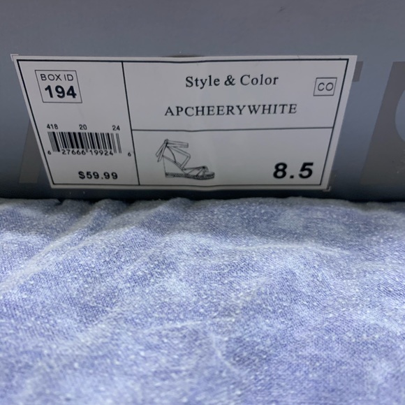 Apt. 9 NIB white and cream heels size 8.5 - Picture 5 of 5